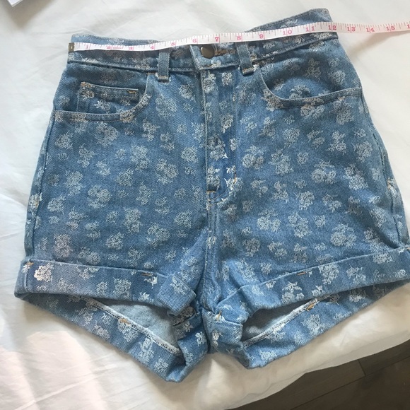 American Appeals denim shorts medium wash 25 - Picture 3 of 4